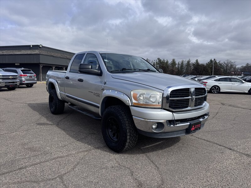 2006 Dodge Ram 2500 ST - Photo 2 - Brainerd, MN 56401