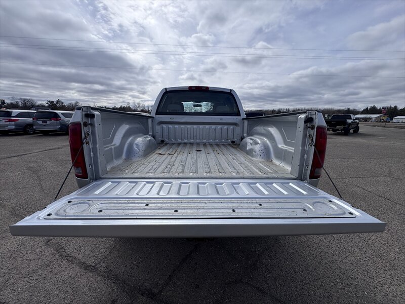 2006 Dodge Ram 2500 ST - Photo 9 - Brainerd, MN 56401