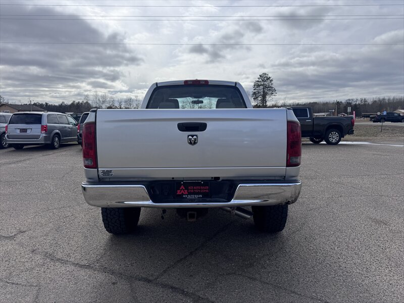 2006 Dodge Ram 2500 ST - Photo 8 - Brainerd, MN 56401