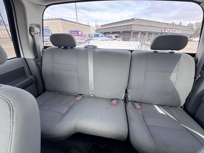 2006 Dodge Ram 2500 ST - Photo 16 - Brainerd, MN 56401