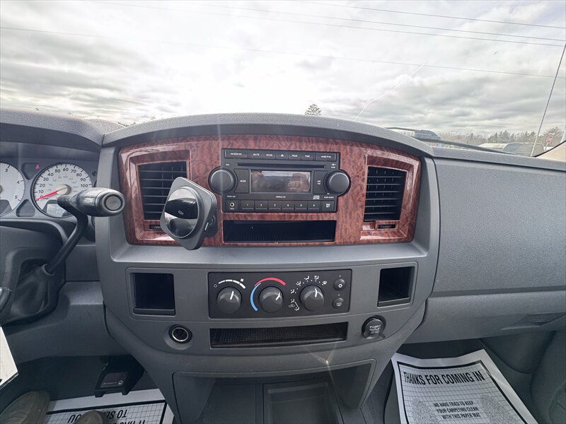 2006 Dodge Ram 2500 ST - Photo 12 - Brainerd, MN 56401