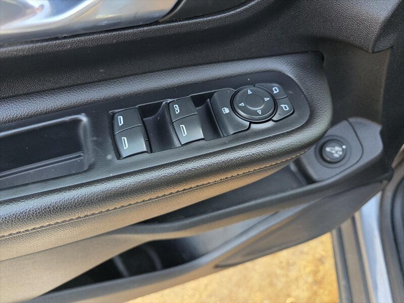 2020 GMC Terrain SLE - Photo 13 - Brainerd, MN 56401