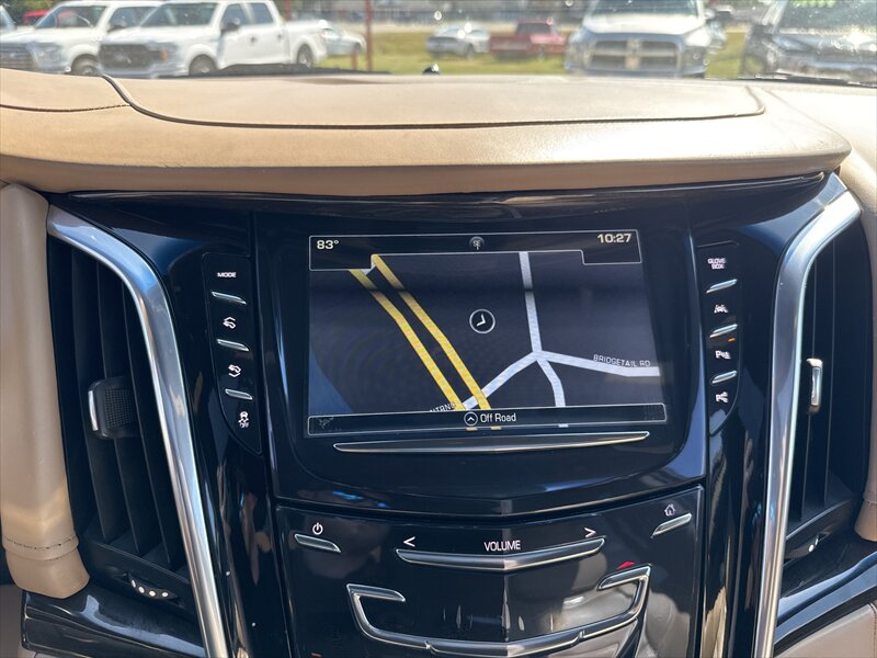 2019 Cadillac Escalade ESV Platinum   - Photo 9 - Brainerd, MN 56401