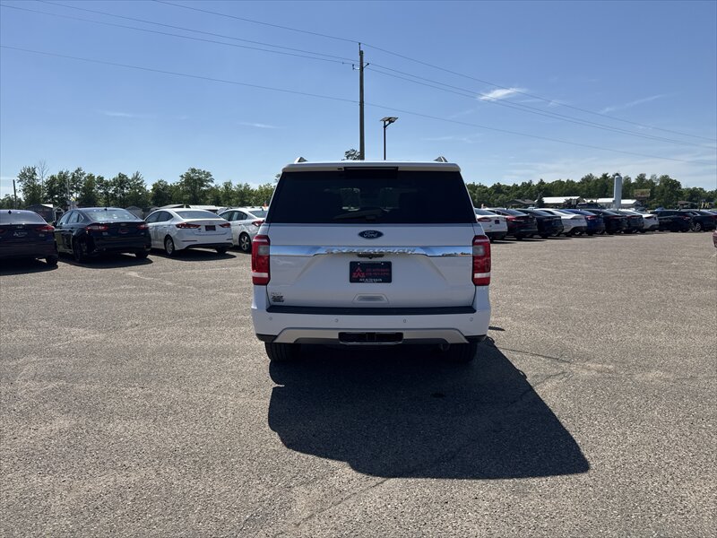 2019 Ford Expedition XLT - Photo 8 - Brainerd, MN 56401