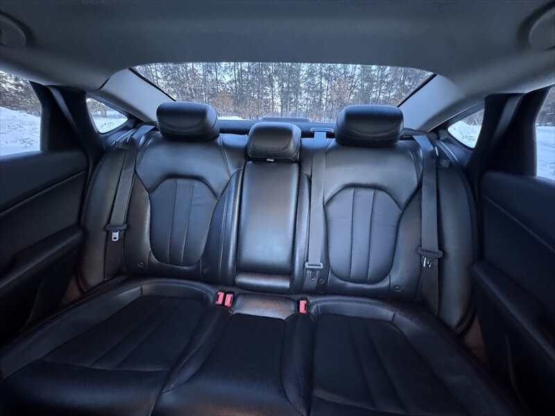 2015 Chrysler 200 C - Photo 11 - Brainerd, MN 56401