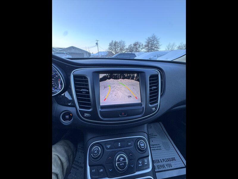 2015 Chrysler 200 C - Photo 8 - Brainerd, MN 56401