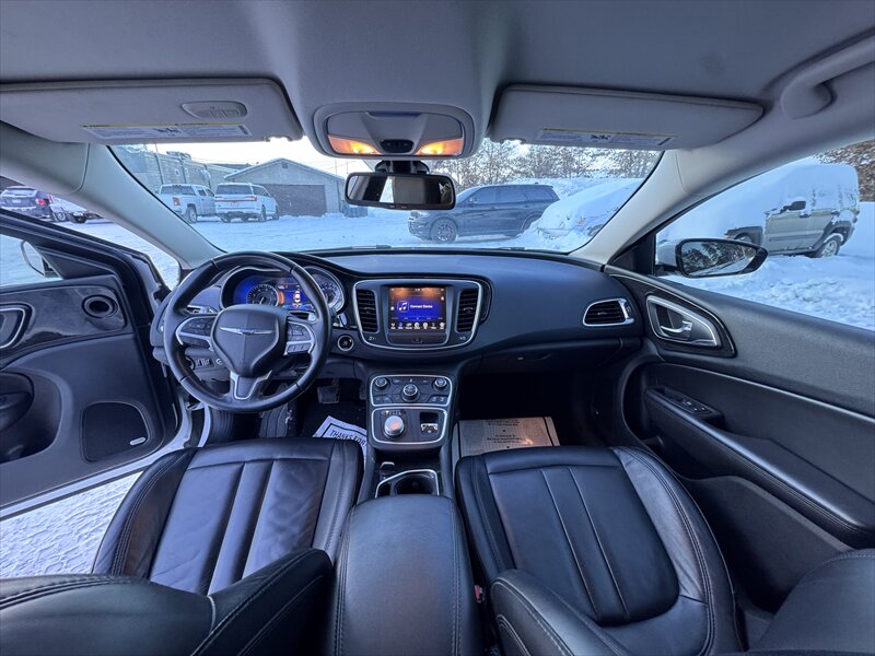 2015 Chrysler 200 C - Photo 6 - Brainerd, MN 56401