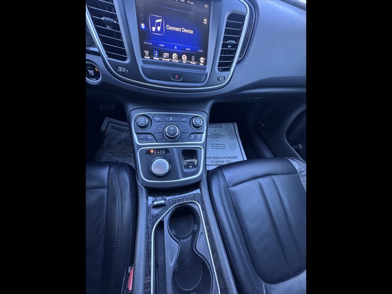 2015 Chrysler 200 C - Photo 9 - Brainerd, MN 56401