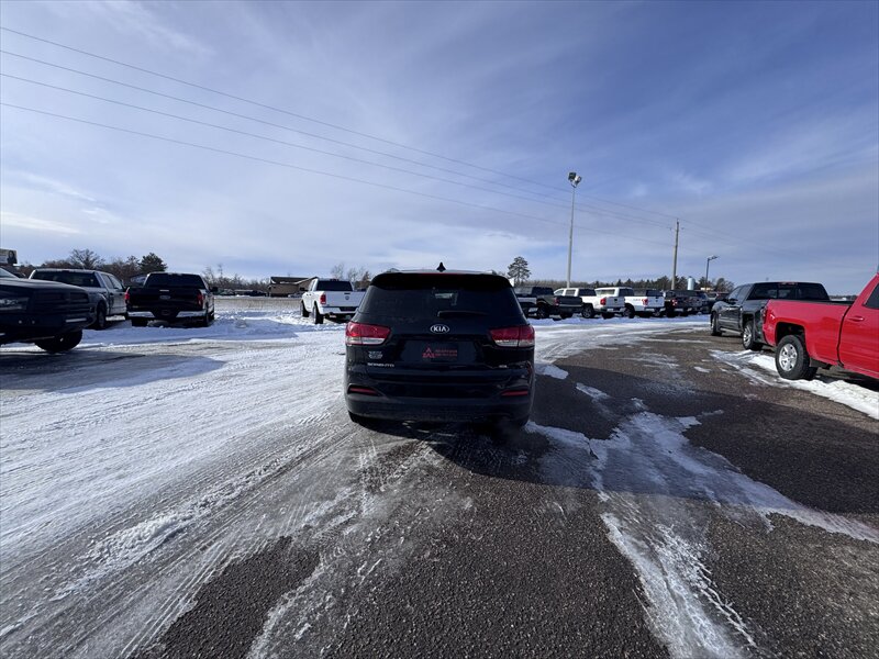 2018 Kia Sorento LX - Photo 6 - Brainerd, MN 56401