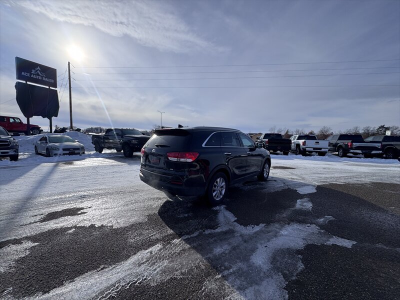 2018 Kia Sorento LX - Photo 4 - Brainerd, MN 56401