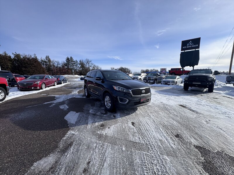 2018 Kia Sorento LX - Photo 2 - Brainerd, MN 56401