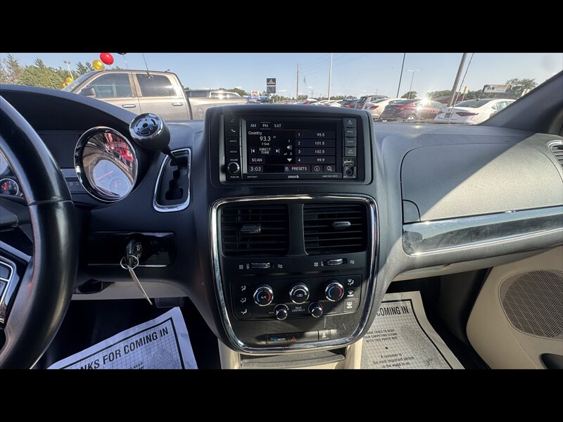 2017 Dodge Grand Caravan SXT - Photo 12 - Brainerd, MN 56401