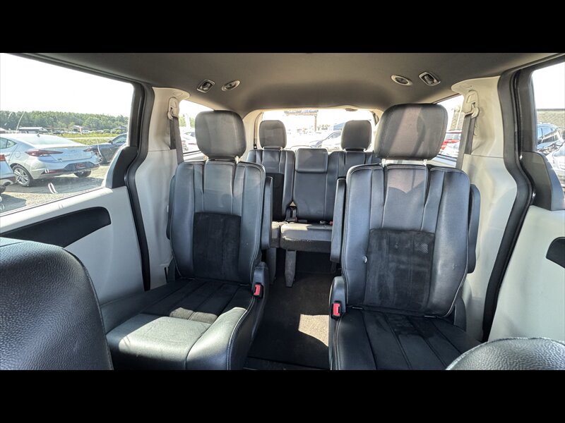 2017 Dodge Grand Caravan SXT - Photo 14 - Brainerd, MN 56401