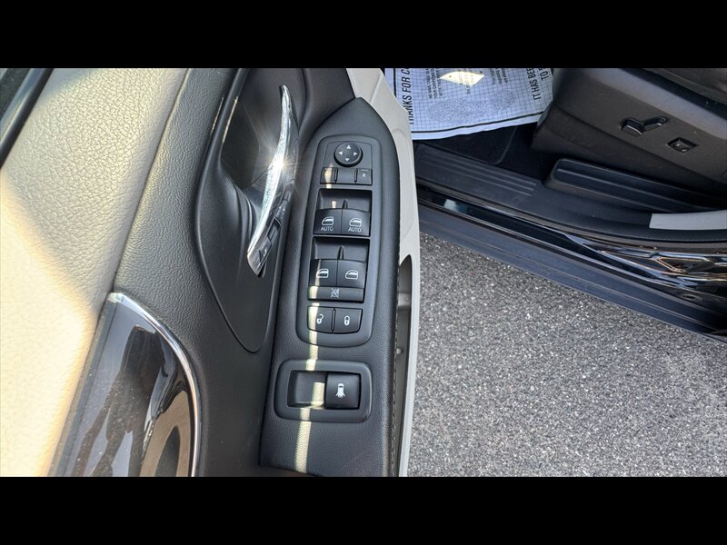 2017 Dodge Grand Caravan SXT - Photo 13 - Brainerd, MN 56401