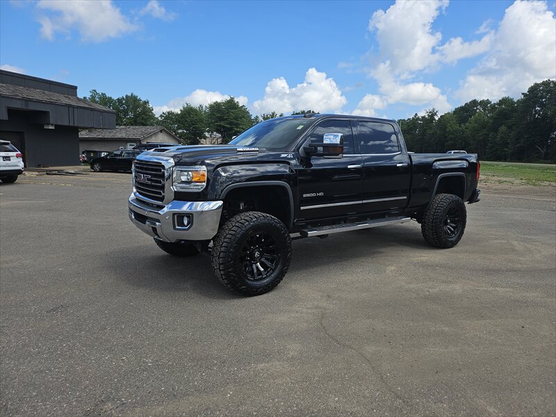 2019 GMC Sierra 2500 SLT  Z71