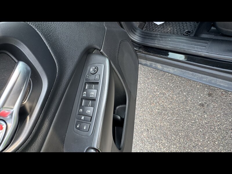 2020 Jeep Cherokee Trailhawk - Photo 16 - Brainerd, MN 56401