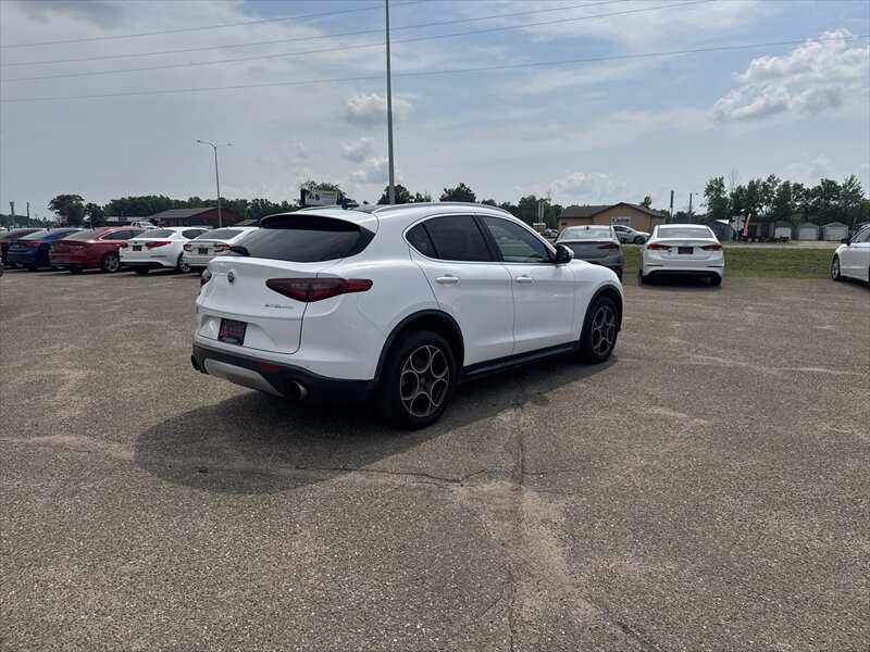 2019 Alfa Romeo Stelvio - Photo 4 - Brainerd, MN 56401