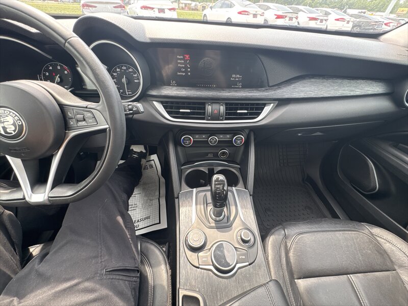 2019 Alfa Romeo Stelvio - Photo 16 - Brainerd, MN 56401