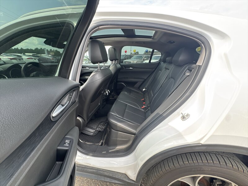 2019 Alfa Romeo Stelvio - Photo 18 - Brainerd, MN 56401