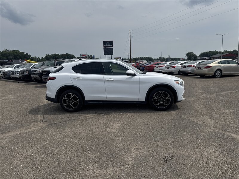 2019 Alfa Romeo Stelvio - Photo 5 - Brainerd, MN 56401