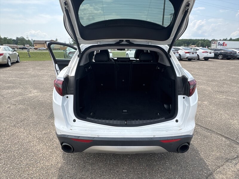 2019 Alfa Romeo Stelvio - Photo 11 - Brainerd, MN 56401