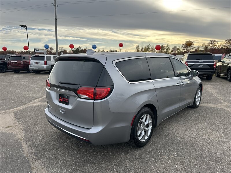 2018 Chrysler Pacifica Touring Plus   - Photo 3 - Brainerd, MN 56401