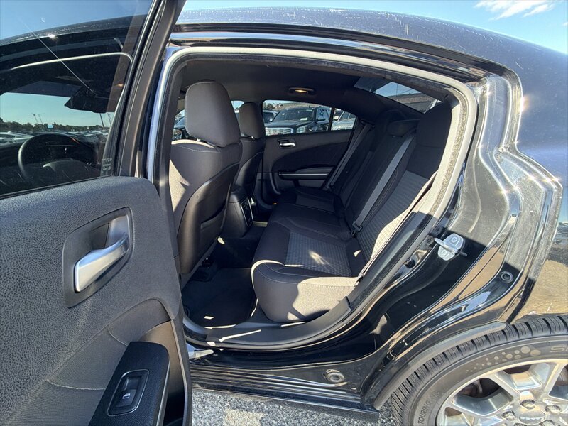 2018 Dodge Charger GT - Photo 17 - Brainerd, MN 56401