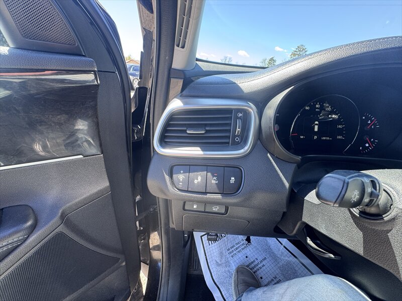 2016 Kia Sorento EX V6 - Photo 20 - Brainerd, MN 56401