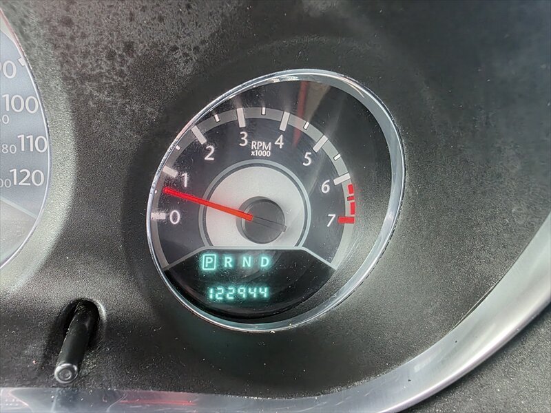 2012 Chrysler 200 Series Limited - Photo 13 - Brainerd, MN 56401