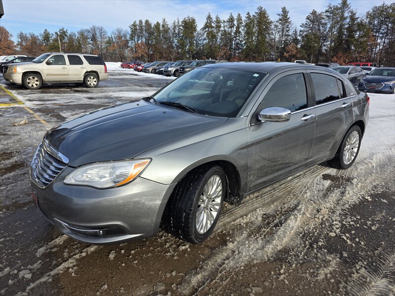 2012 Chrysler 200 Series Limited   - Photo 1 - Brainerd, MN 56401