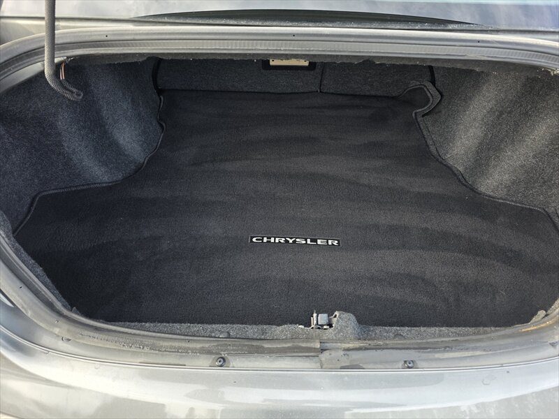 2012 Chrysler 200 Series Limited - Photo 19 - Brainerd, MN 56401