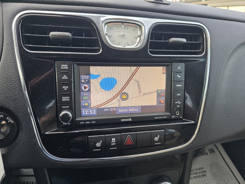 2012 Chrysler 200 Series Limited - Photo 16 - Brainerd, MN 56401