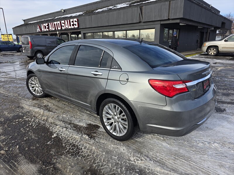 2012 Chrysler 200 Series Limited - Photo 3 - Brainerd, MN 56401