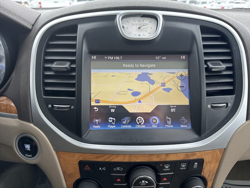 2013 Chrysler 300C - Photo 9 - Brainerd, MN 56401