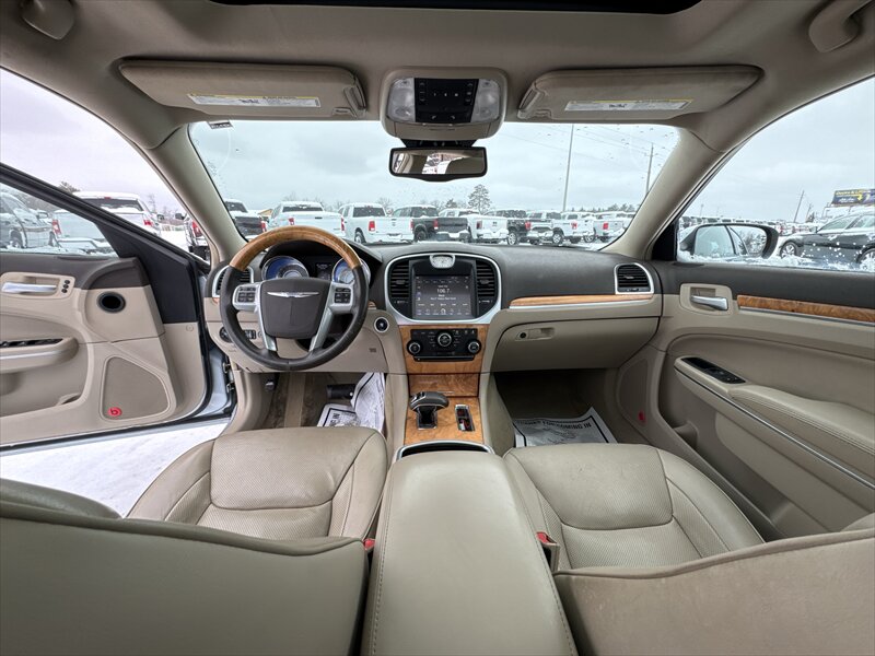 2013 Chrysler 300C - Photo 7 - Brainerd, MN 56401