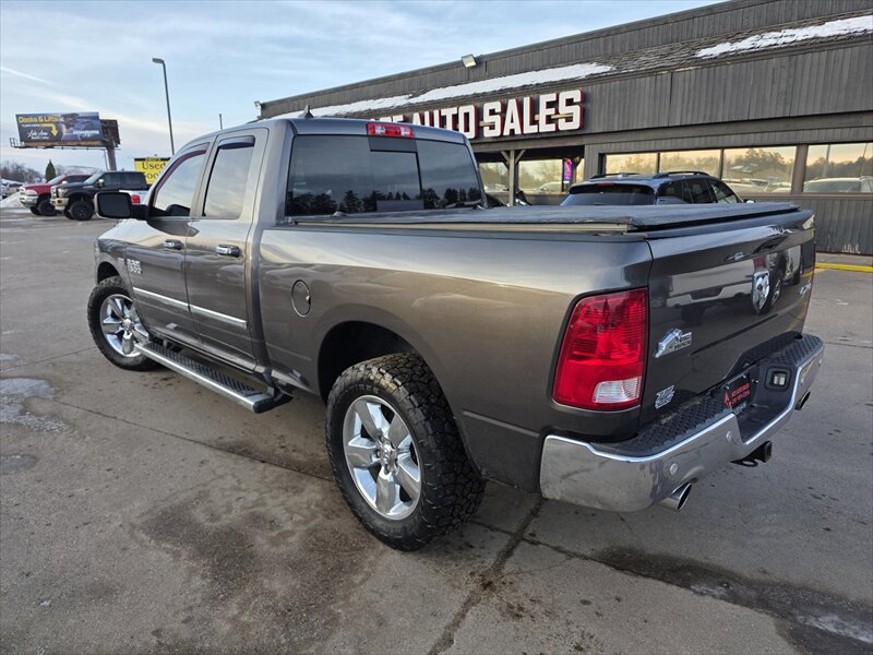 2016 RAM 1500 SLT - Photo 9 - Brainerd, MN 56401