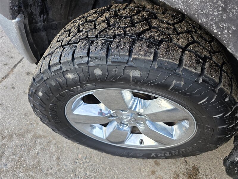 2016 RAM 1500 SLT - Photo 11 - Brainerd, MN 56401