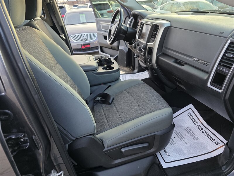 2016 RAM 1500 SLT - Photo 16 - Brainerd, MN 56401