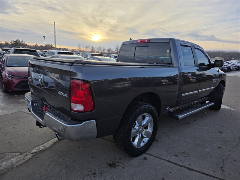 2016 RAM 1500 SLT - Photo 5 - Brainerd, MN 56401