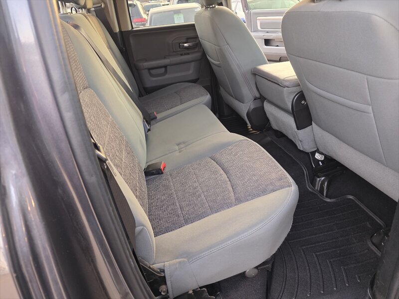 2016 RAM 1500 SLT - Photo 17 - Brainerd, MN 56401