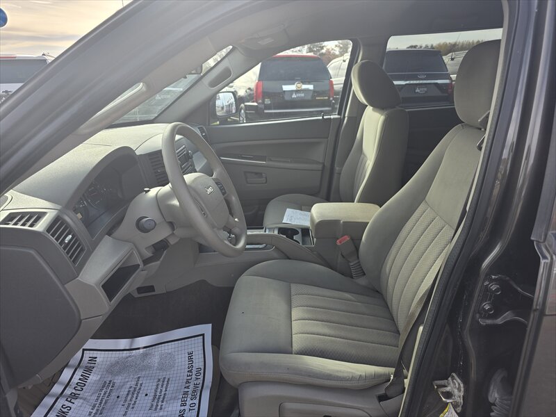 2006 Jeep Grand Cherokee Laredo Laredo 4dr SUV   - Photo 6 - Brainerd, MN 56401
