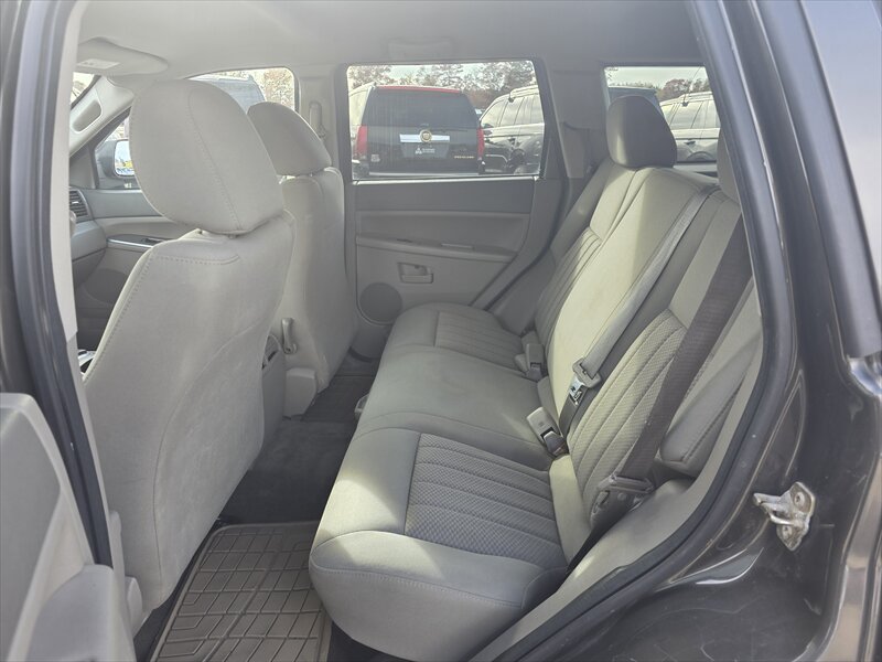 2006 Jeep Grand Cherokee Laredo Laredo 4dr SUV   - Photo 8 - Brainerd, MN 56401