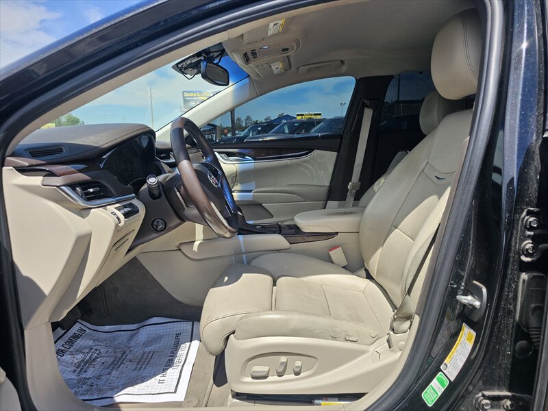 2013 Cadillac XTS Premium Collection - Photo 14 - Brainerd, MN 56401