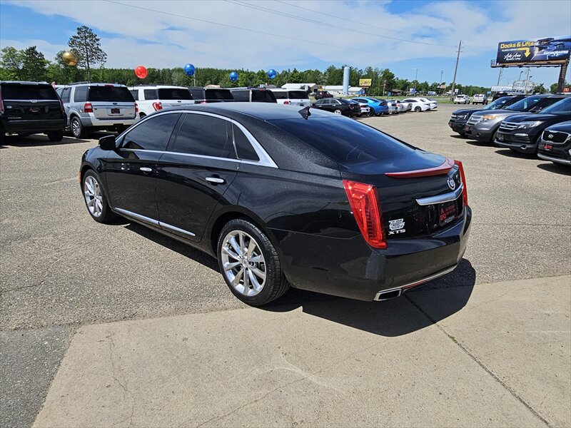 2013 Cadillac XTS Premium Collection - Photo 4 - Brainerd, MN 56401