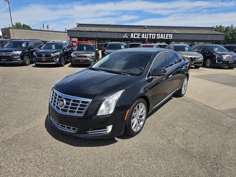 2013 Cadillac XTS Premium Collection   - Photo 1 - Brainerd, MN 56401