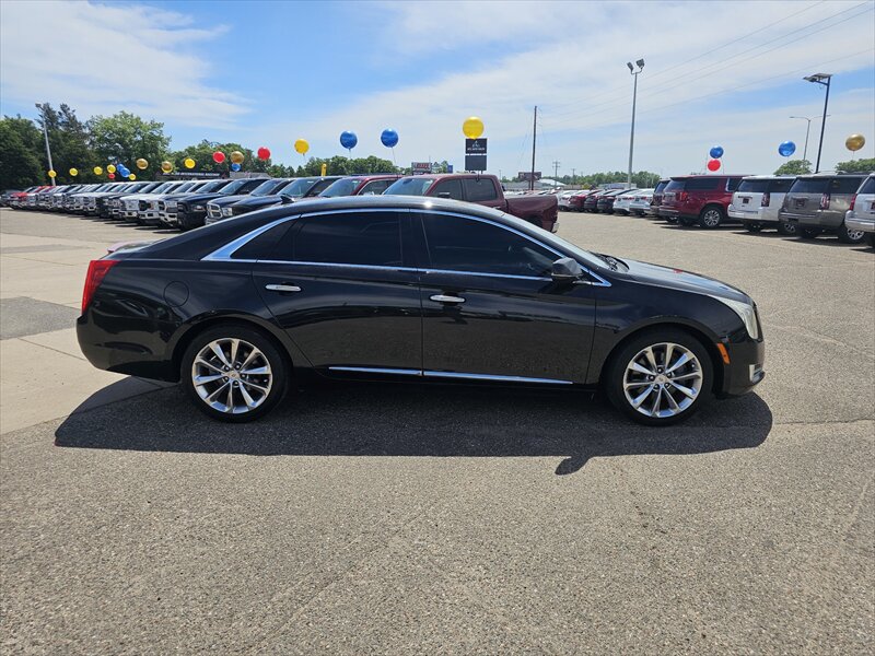2013 Cadillac XTS Premium Collection - Photo 5 - Brainerd, MN 56401