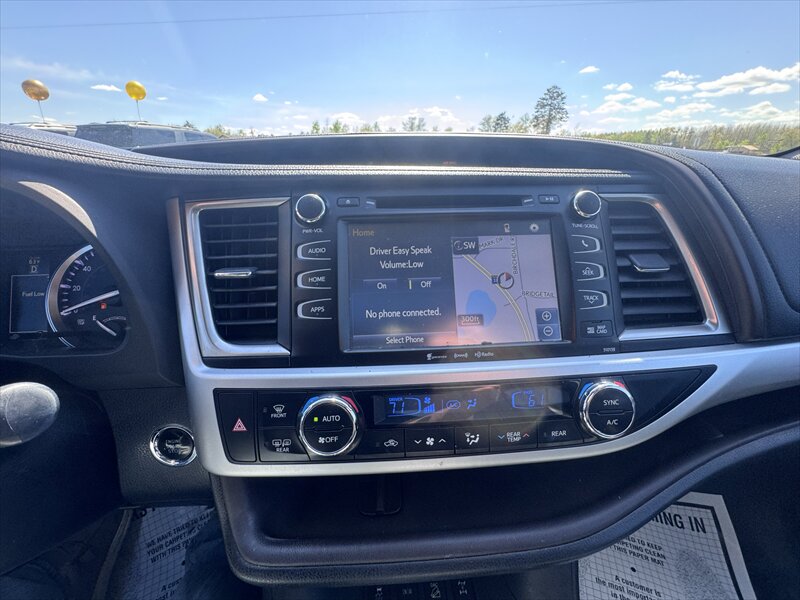 2016 Toyota Highlander XLE - Photo 14 - Brainerd, MN 56401