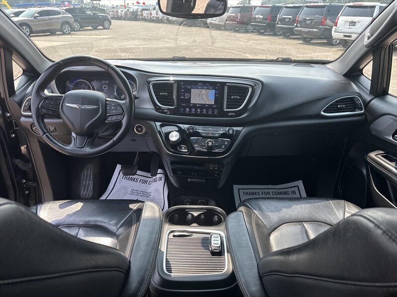 2018 Chrysler Pacifica Touring L Plus   - Photo 8 - Brainerd, MN 56401