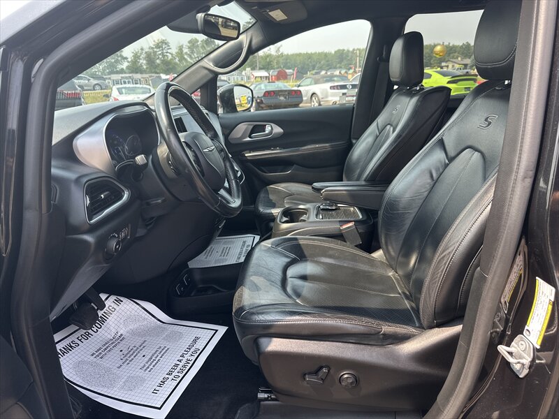 2018 Chrysler Pacifica Touring L Plus   - Photo 7 - Brainerd, MN 56401