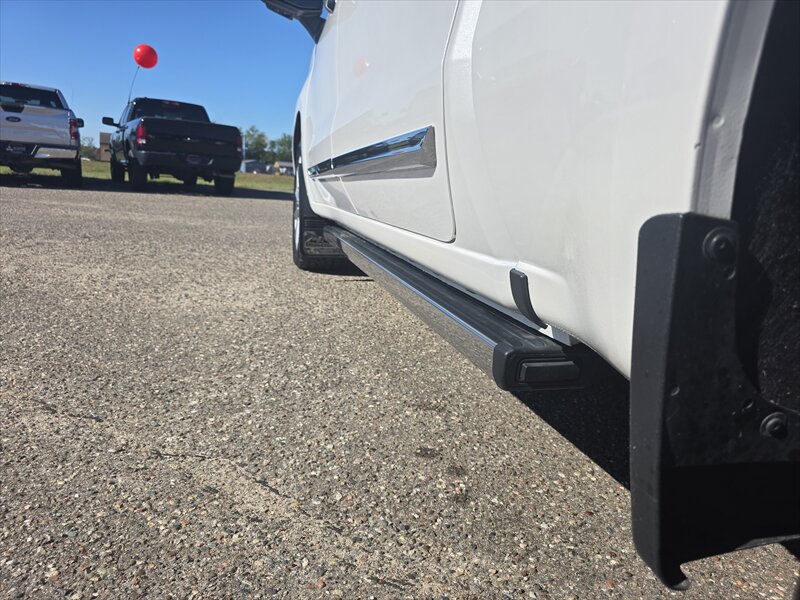 2024 Chevrolet Silverado 1500 High Country photo 5